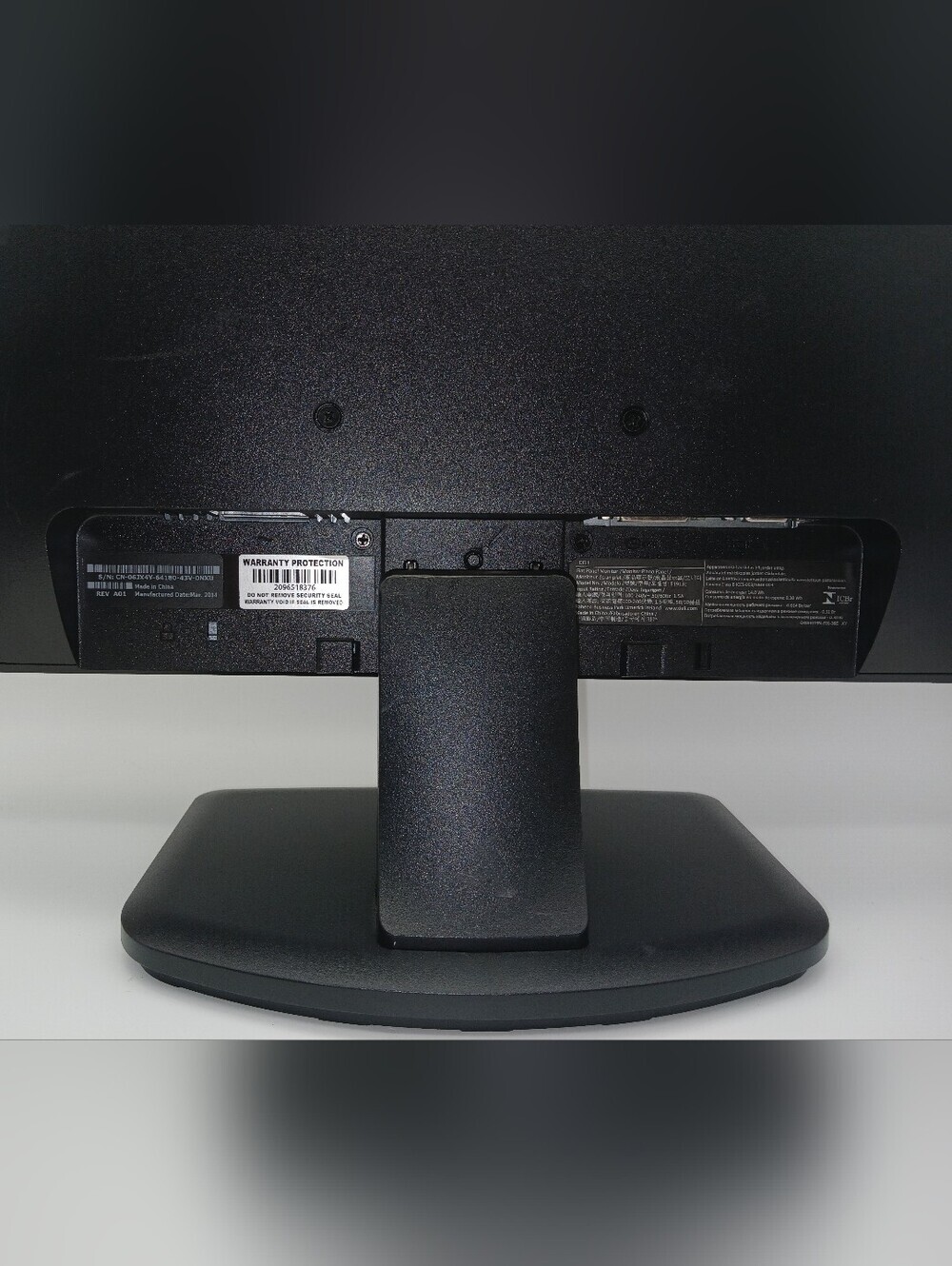 Dell Black Computer Monitor with Stand 18.5" (2 Available) Model# E1913c - Picture 3 of 4